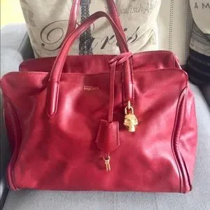 トートバッグ Alexander Mcqueen Large Skull Leather Shopper Alexander McQueen Black Grainy Leather Skull Padlock Shopper